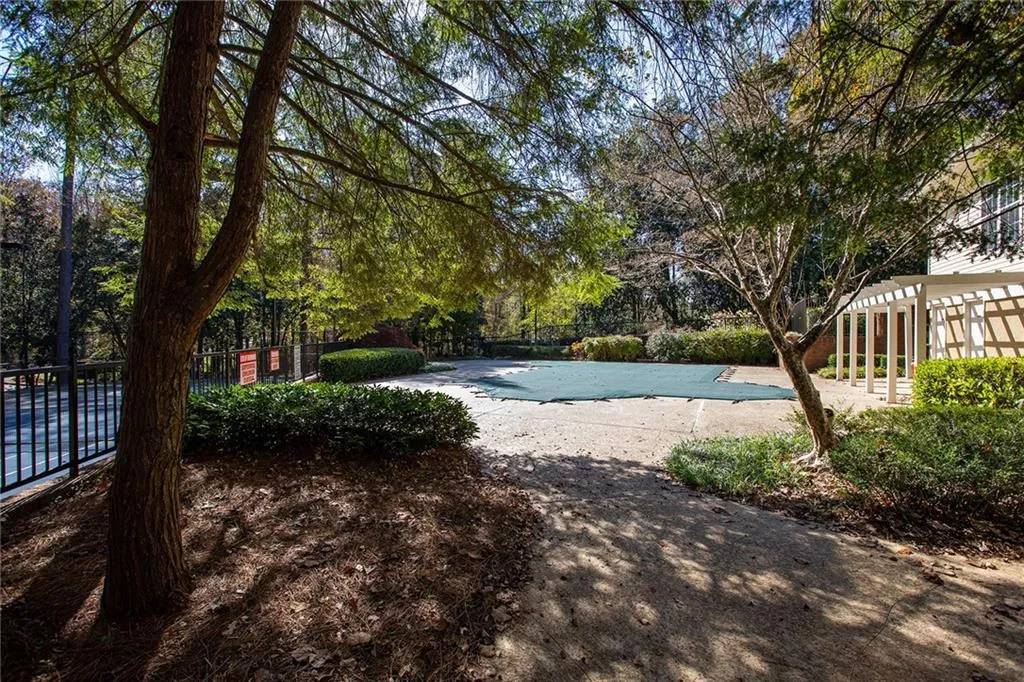6808 Glenridge Drive Unit H, Sandy Springs, Georgia 30328, 1 Bedroom Bedrooms, ,1 BathroomBathrooms,Residential,Sold,6808 Glenridge Drive Unit H,7130907