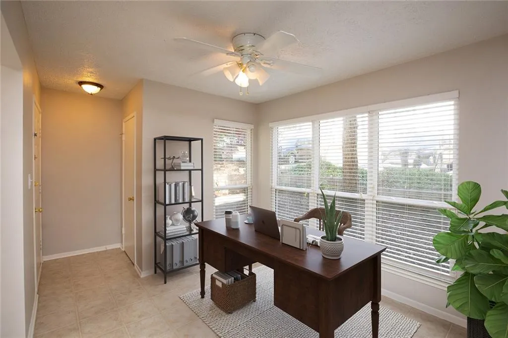 6808 Glenridge Drive Unit H, Sandy Springs, Georgia 30328, 1 Bedroom Bedrooms, ,1 BathroomBathrooms,Residential,Sold,6808 Glenridge Drive Unit H,7130907
