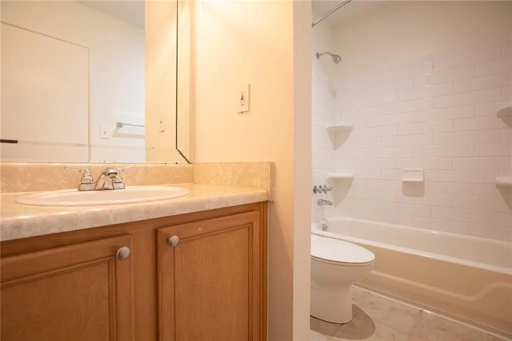 6808 Glenridge Drive Unit H, Sandy Springs, Georgia 30328, 1 Bedroom Bedrooms, ,1 BathroomBathrooms,Residential,Sold,6808 Glenridge Drive Unit H,7130907