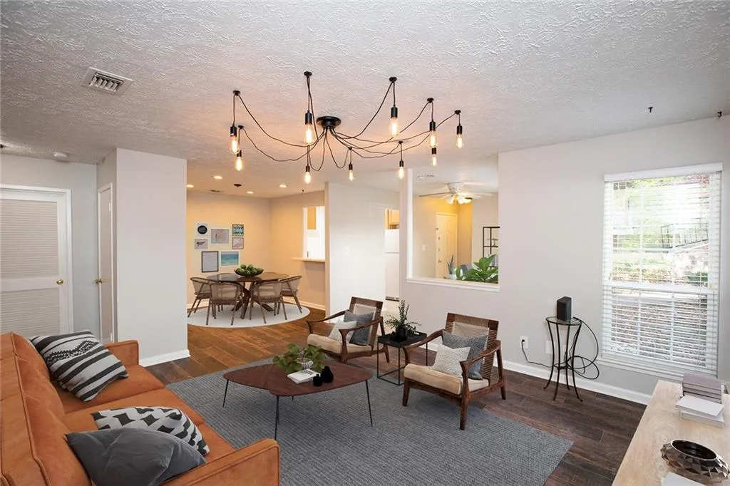 6808 Glenridge Drive Unit H, Sandy Springs, Georgia 30328, 1 Bedroom Bedrooms, ,1 BathroomBathrooms,Residential,Sold,6808 Glenridge Drive Unit H,7130907