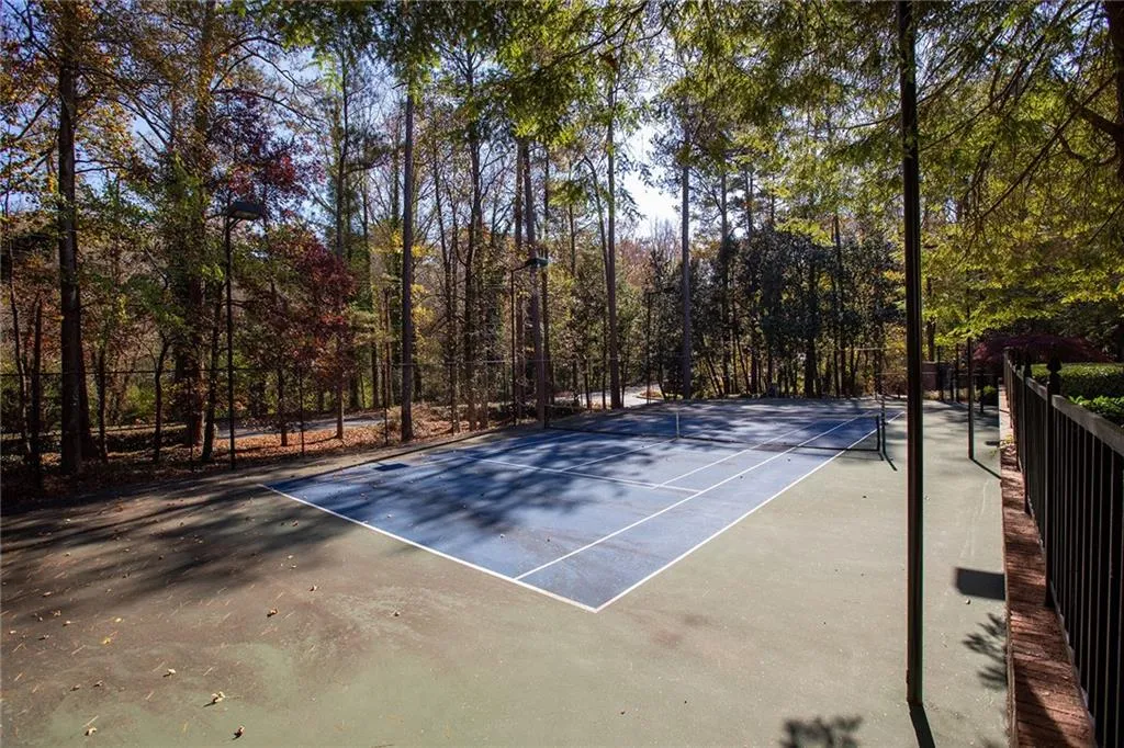 6808 Glenridge Drive Unit H, Sandy Springs, Georgia 30328, 1 Bedroom Bedrooms, ,1 BathroomBathrooms,Residential,Sold,6808 Glenridge Drive Unit H,7130907