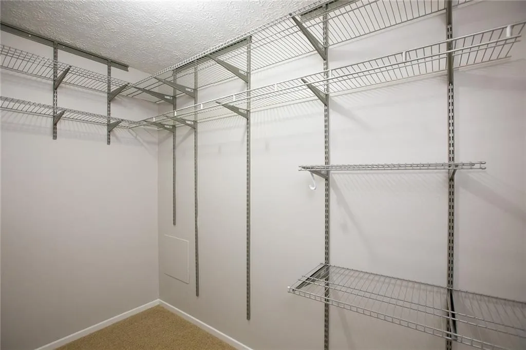 6808 Glenridge Drive Unit H, Sandy Springs, Georgia 30328, 1 Bedroom Bedrooms, ,1 BathroomBathrooms,Residential,Sold,6808 Glenridge Drive Unit H,7130907