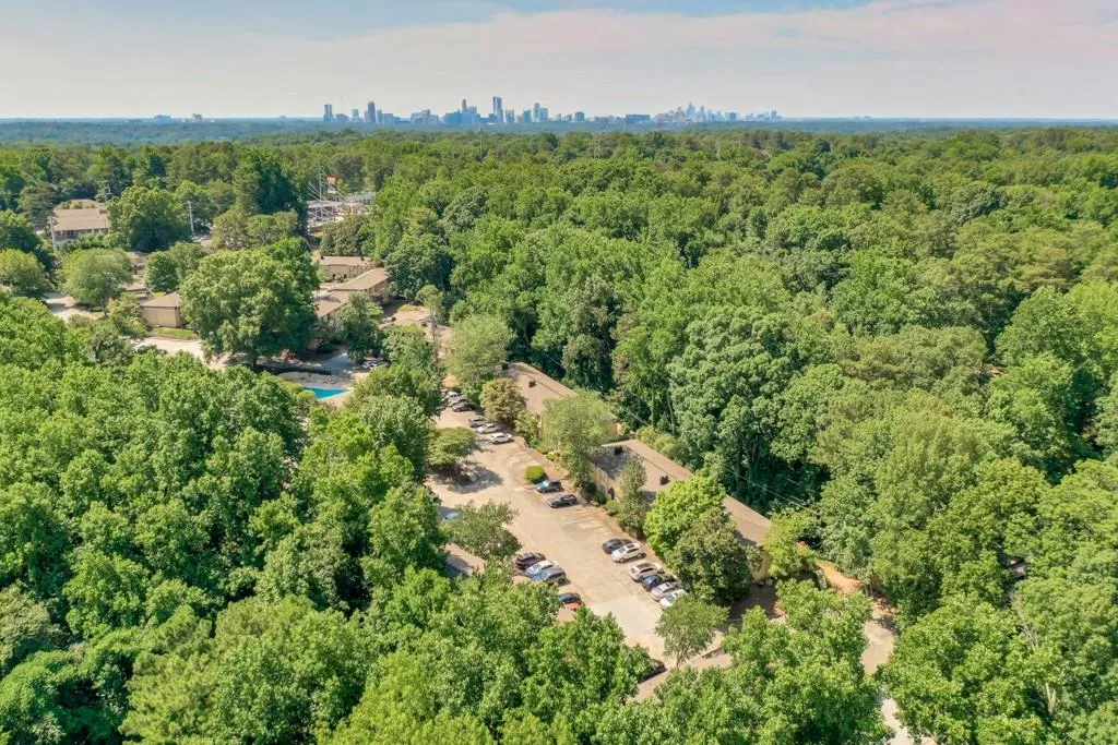 5400 Roswell Road Unit J6, Sandy Springs, Georgia 30342, 3 Bedrooms Bedrooms, ,2 BathroomsBathrooms,Residential,Sold,5400 Roswell Road Unit J6,7407795