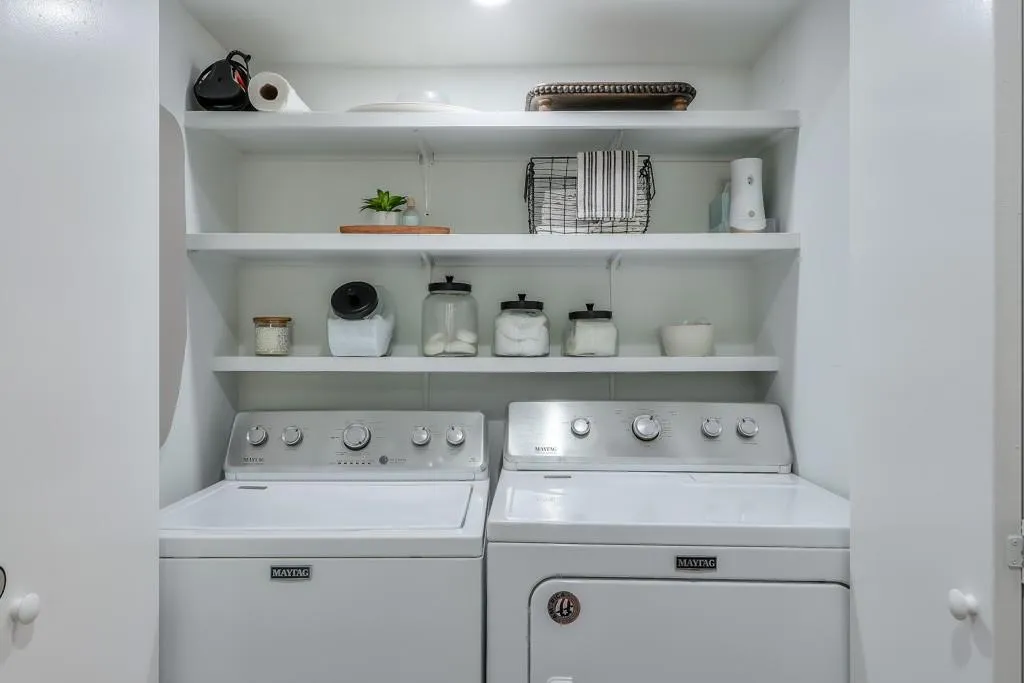 5400 Roswell Road Unit J6, Sandy Springs, Georgia 30342, 3 Bedrooms Bedrooms, ,2 BathroomsBathrooms,Residential,Sold,5400 Roswell Road Unit J6,7407795