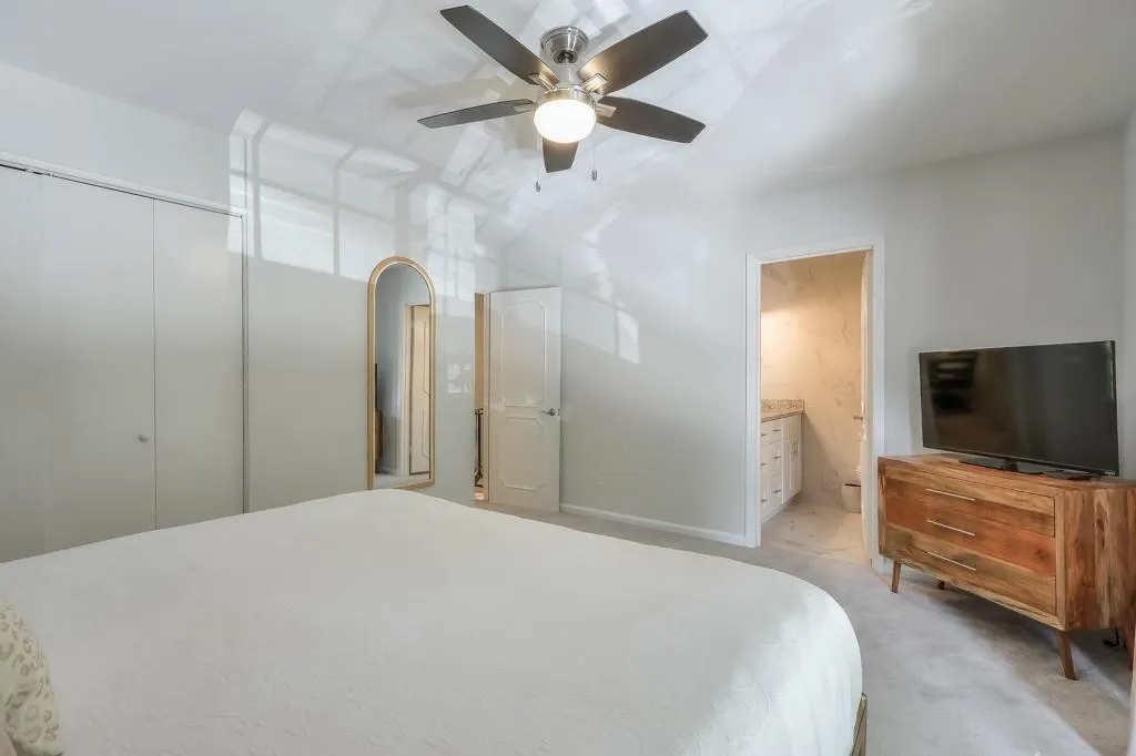 5400 Roswell Road Unit J6, Sandy Springs, Georgia 30342, 3 Bedrooms Bedrooms, ,2 BathroomsBathrooms,Residential,Sold,5400 Roswell Road Unit J6,7407795