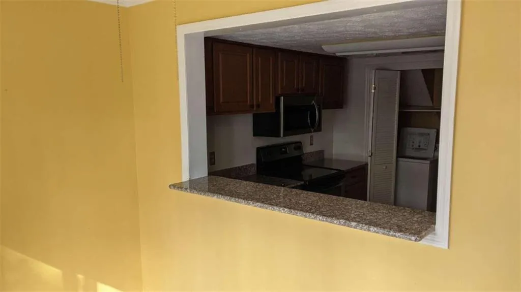 7750 Roswell Road Unit 9a, Sandy Springs, Georgia 30350, 3 Bedrooms Bedrooms, ,2 BathroomsBathrooms,Residential,Sold,7750 Roswell Road Unit 9a,6866508