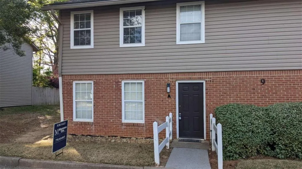7750 Roswell Road Unit 9a, Sandy Springs, Georgia 30350, 3 Bedrooms Bedrooms, ,2 BathroomsBathrooms,Residential,Sold,7750 Roswell Road Unit 9a,6866508