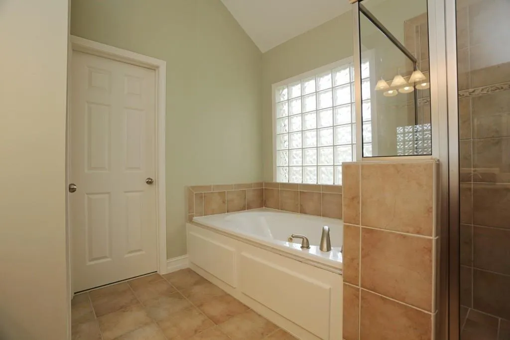 7255 Village Creek Trace, Atlanta, Georgia 30328, 4 Bedrooms Bedrooms, ,3 BathroomsBathrooms,Residential,Sold,7255 Village Creek Trace,5669071