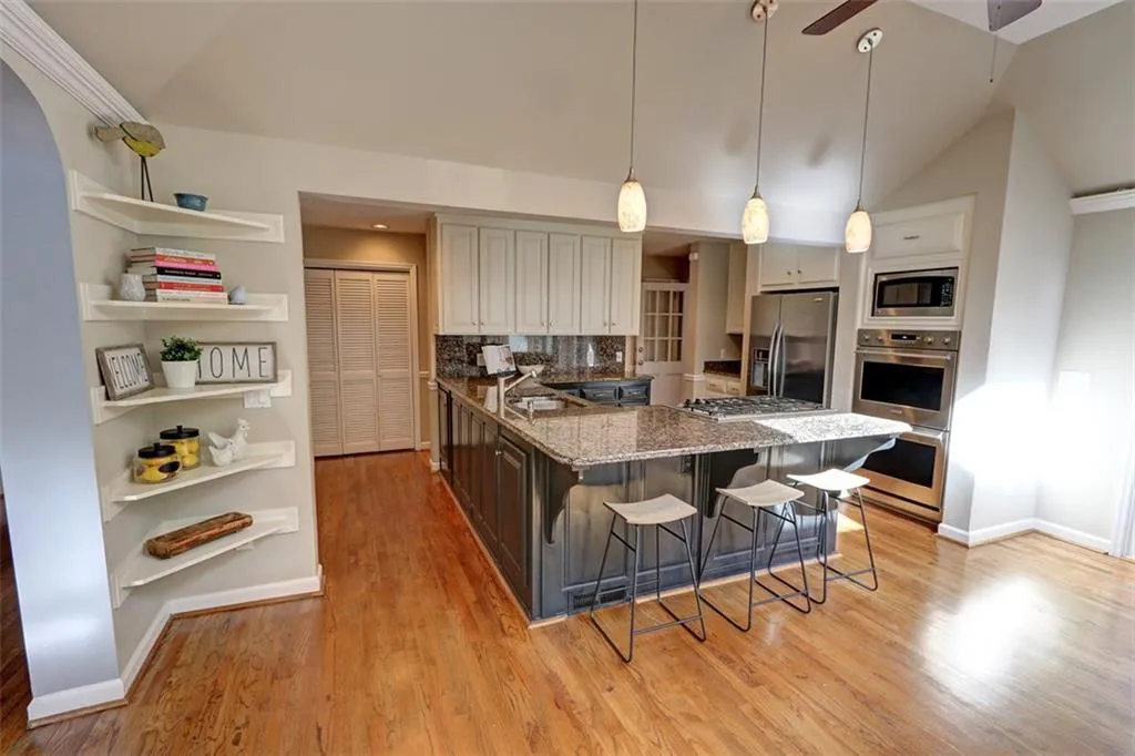 496 Londonberry Road, Atlanta, Georgia 30327, 3 Bedrooms Bedrooms, ,3 BathroomsBathrooms,Residential,Sold,496 Londonberry Road,6804465