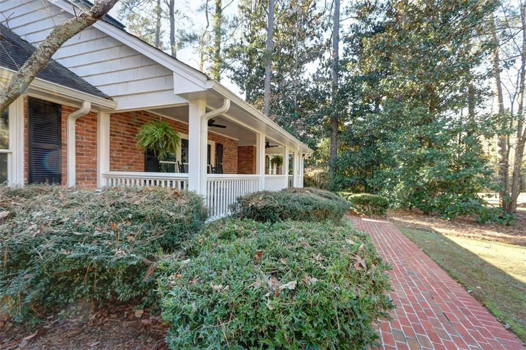 496 Londonberry Road, Atlanta, Georgia 30327, 3 Bedrooms Bedrooms, ,3 BathroomsBathrooms,Residential,Sold,496 Londonberry Road,6804465