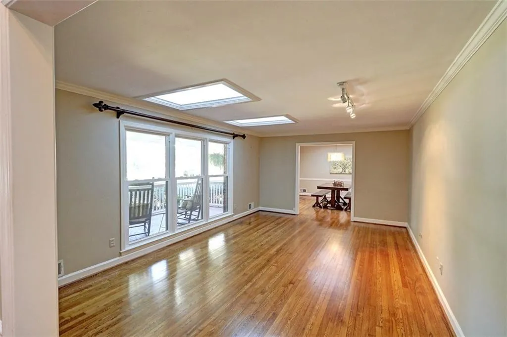 496 Londonberry Road, Atlanta, Georgia 30327, 3 Bedrooms Bedrooms, ,3 BathroomsBathrooms,Residential,Sold,496 Londonberry Road,6804465