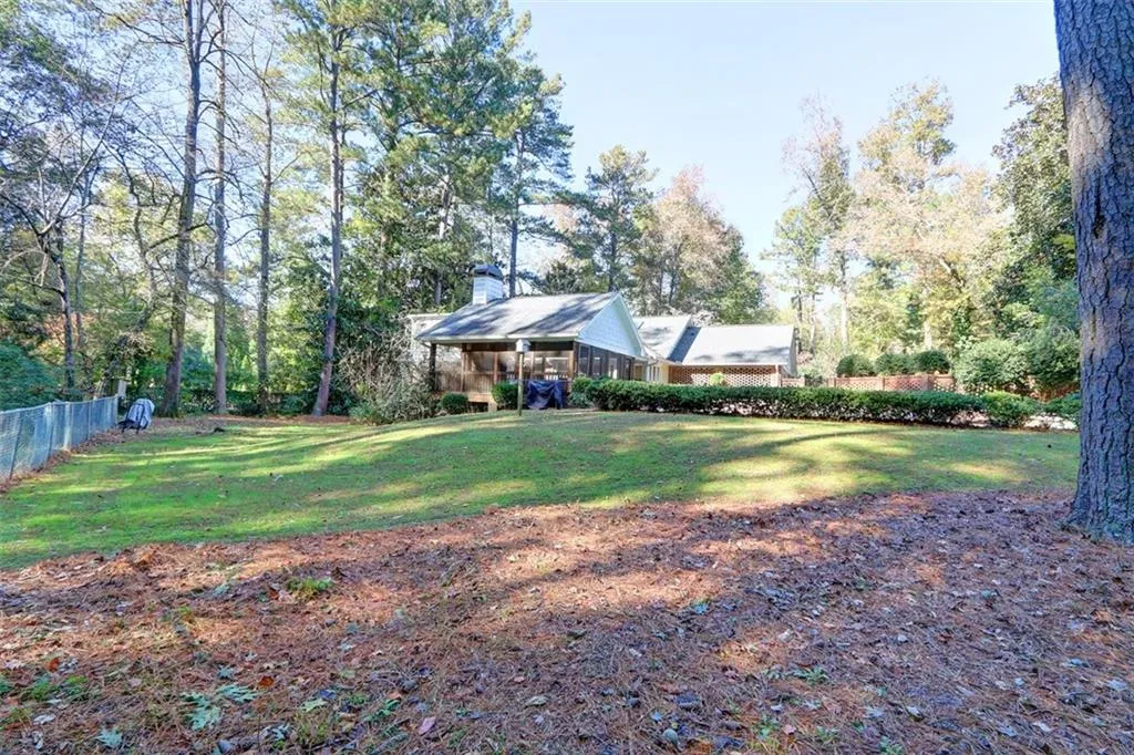 496 Londonberry Road, Atlanta, Georgia 30327, 3 Bedrooms Bedrooms, ,3 BathroomsBathrooms,Residential,Sold,496 Londonberry Road,6804465