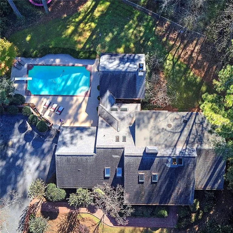 496 Londonberry Road, Atlanta, Georgia 30327, 3 Bedrooms Bedrooms, ,3 BathroomsBathrooms,Residential,Sold,496 Londonberry Road,6804465