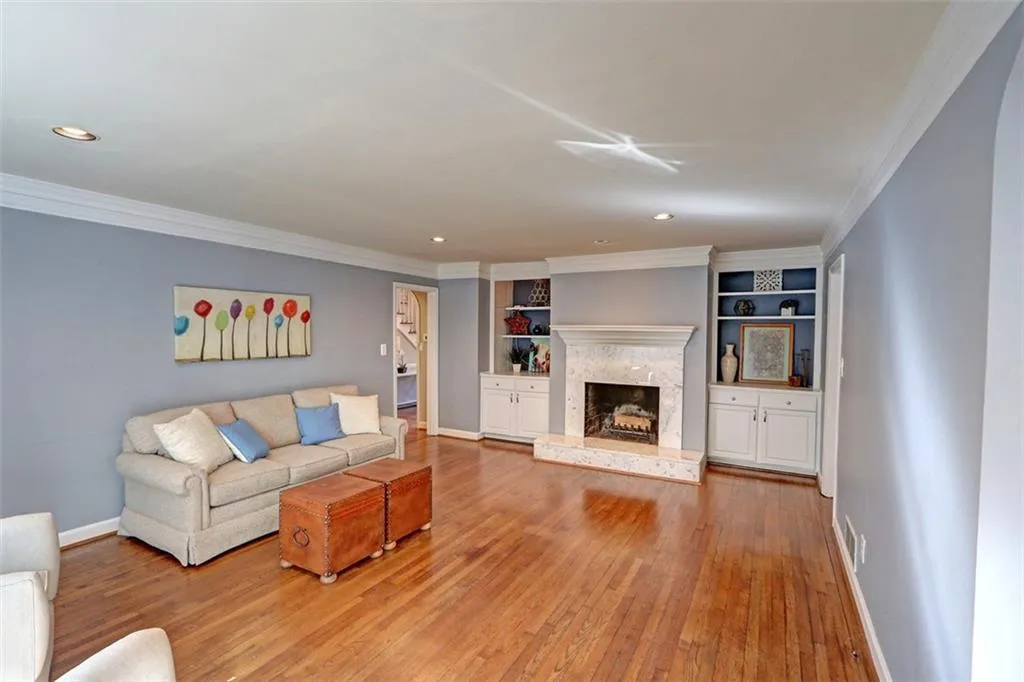 496 Londonberry Road, Atlanta, Georgia 30327, 3 Bedrooms Bedrooms, ,3 BathroomsBathrooms,Residential,Sold,496 Londonberry Road,6804465