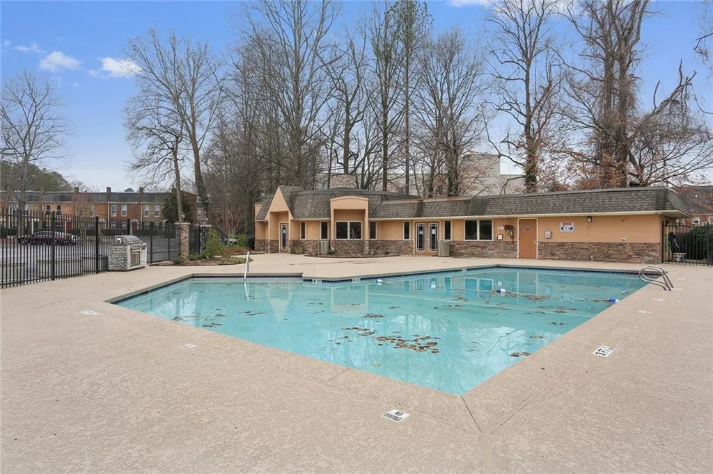 165 N River Drive Unit F, Sandy Springs, Georgia 30350, 2 Bedrooms Bedrooms, ,2 BathroomsBathrooms,Residential,Sold,165 N River Drive Unit F,5790847