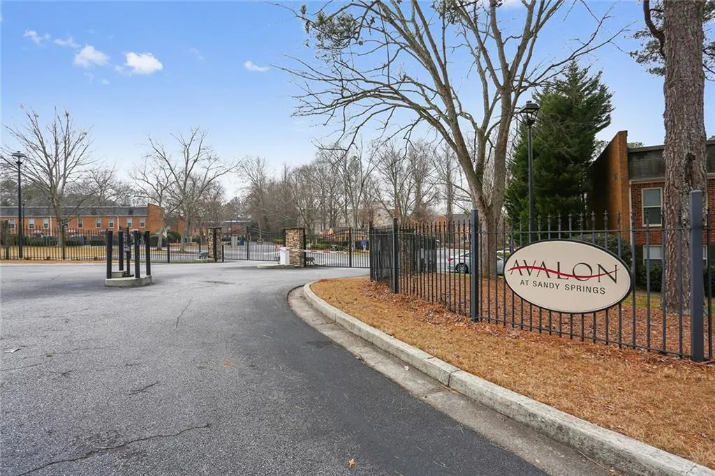 165 N River Drive Unit F, Sandy Springs, Georgia 30350, 2 Bedrooms Bedrooms, ,2 BathroomsBathrooms,Residential,Sold,165 N River Drive Unit F,5790847