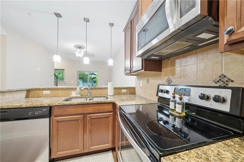 215 Semel Drive Nw Unit 455, Atlanta, Georgia 30309, 2 Bedrooms Bedrooms, ,2 BathroomsBathrooms,Residential,For Sale,215 Semel Drive Nw Unit 455,7565544