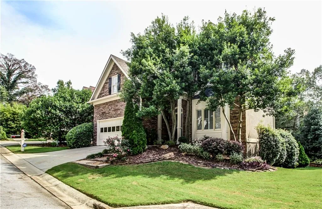2745 Brookgrove Court Se, Atlanta, Georgia 30339, 3 Bedrooms Bedrooms, ,2 BathroomsBathrooms,Residential,Sold,2745 Brookgrove Court Se,5672045