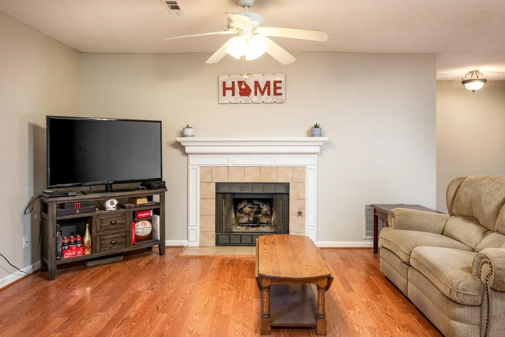 203 Garden Court, Atlanta, Georgia 30328, 3 Bedrooms Bedrooms, ,2 BathroomsBathrooms,Residential,Sold,203 Garden Court,6842379