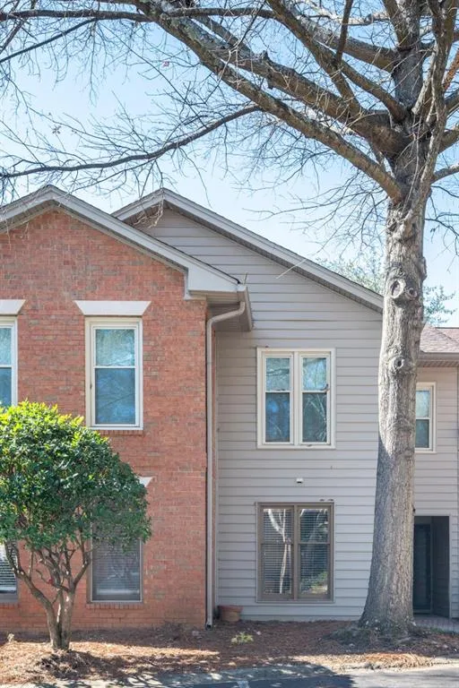 203 Garden Court, Atlanta, Georgia 30328, 3 Bedrooms Bedrooms, ,2 BathroomsBathrooms,Residential,Sold,203 Garden Court,6842379