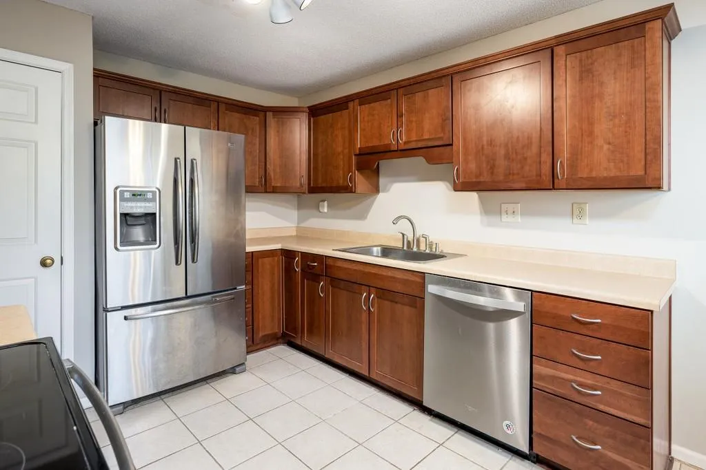 203 Garden Court, Atlanta, Georgia 30328, 3 Bedrooms Bedrooms, ,2 BathroomsBathrooms,Residential,Sold,203 Garden Court,6842379