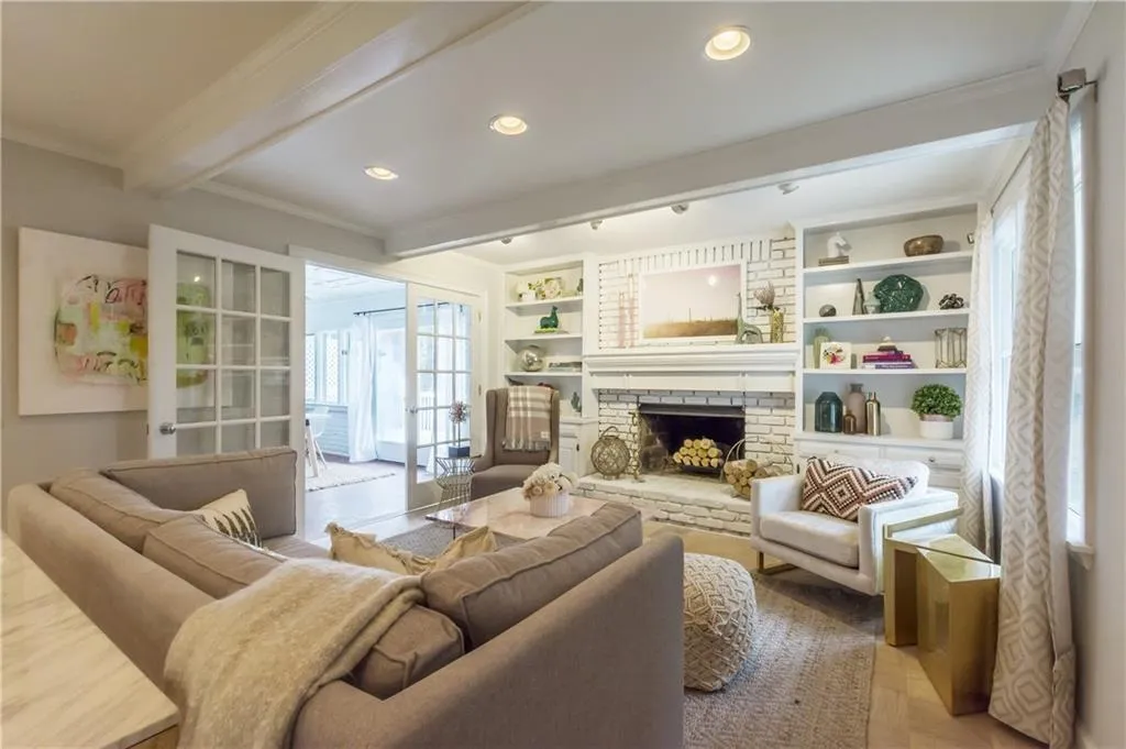 435 Amberidge Trail, Sandy Springs, Georgia 30328, 5 Bedrooms Bedrooms, ,3 BathroomsBathrooms,Residential,Sold,435 Amberidge Trail,6000490