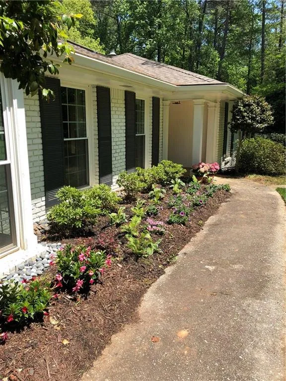 435 Amberidge Trail, Sandy Springs, Georgia 30328, 5 Bedrooms Bedrooms, ,3 BathroomsBathrooms,Residential,Sold,435 Amberidge Trail,6000490