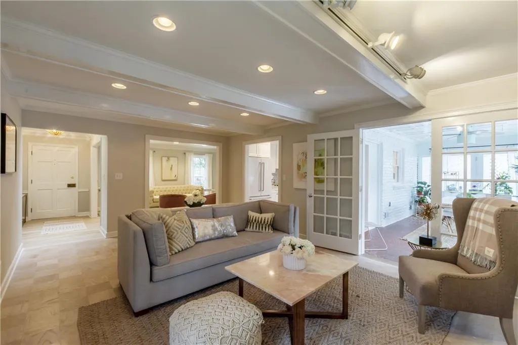 435 Amberidge Trail, Sandy Springs, Georgia 30328, 5 Bedrooms Bedrooms, ,3 BathroomsBathrooms,Residential,Sold,435 Amberidge Trail,6000490