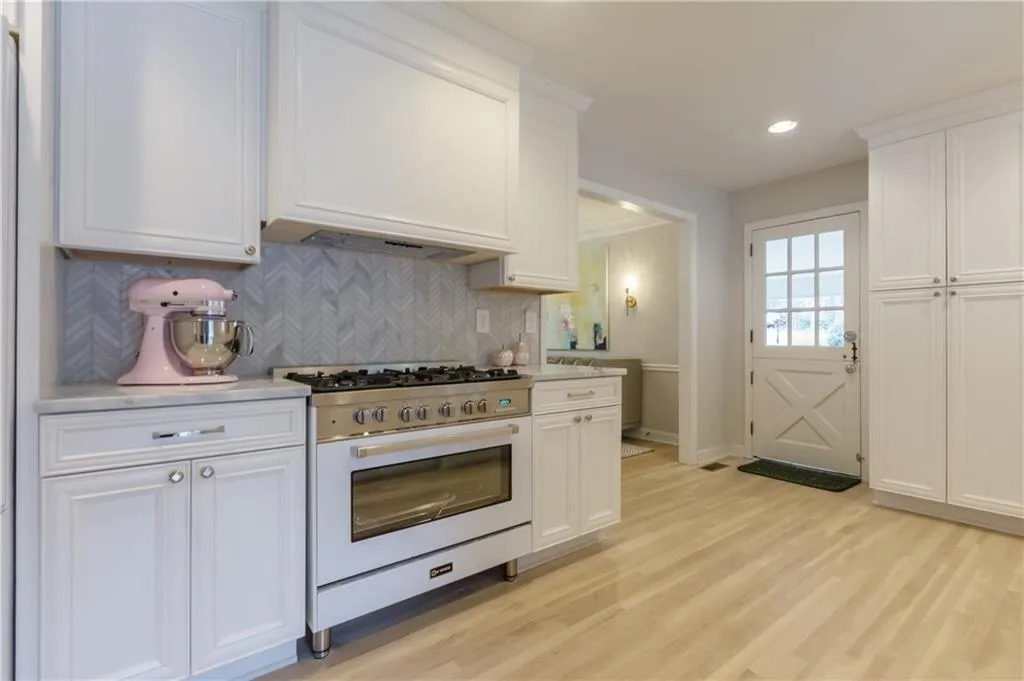 435 Amberidge Trail, Sandy Springs, Georgia 30328, 5 Bedrooms Bedrooms, ,3 BathroomsBathrooms,Residential,Sold,435 Amberidge Trail,6000490