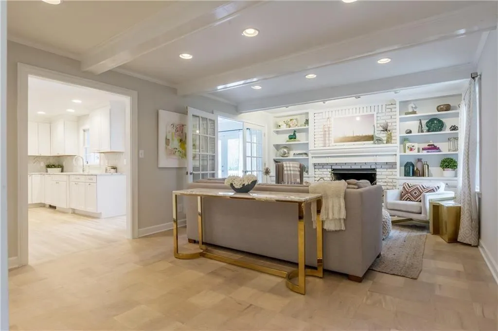 435 Amberidge Trail, Sandy Springs, Georgia 30328, 5 Bedrooms Bedrooms, ,3 BathroomsBathrooms,Residential,Sold,435 Amberidge Trail,6000490