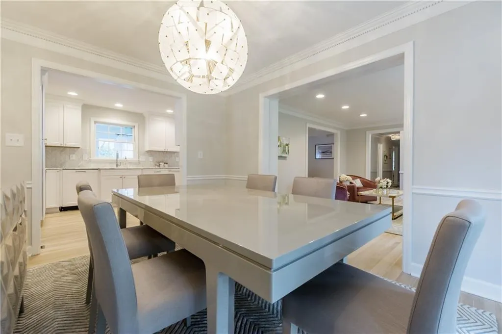 435 Amberidge Trail, Sandy Springs, Georgia 30328, 5 Bedrooms Bedrooms, ,3 BathroomsBathrooms,Residential,Sold,435 Amberidge Trail,6000490