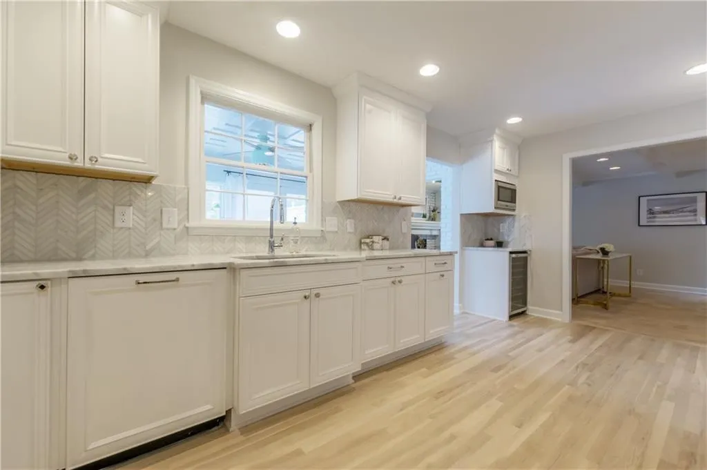 435 Amberidge Trail, Sandy Springs, Georgia 30328, 5 Bedrooms Bedrooms, ,3 BathroomsBathrooms,Residential,Sold,435 Amberidge Trail,6000490