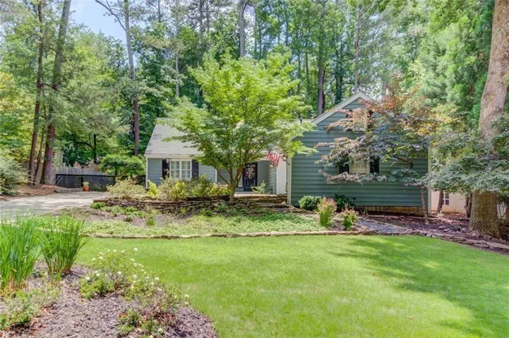 420 Taberwood Way, Roswell, Georgia 30076