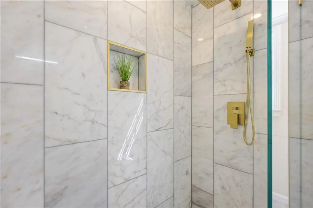 main level shower