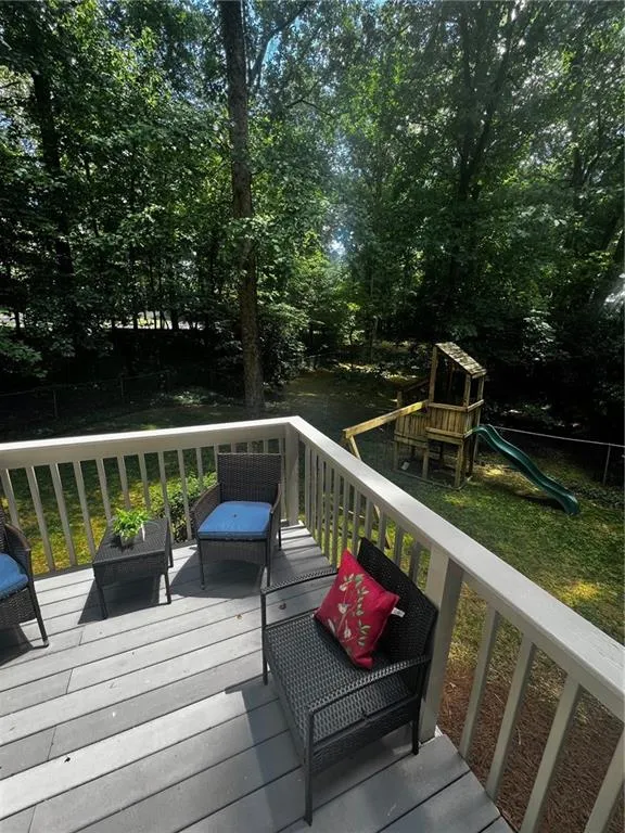 275 Glencourtney Drive, Sandy Springs, Georgia 30328, 4 Bedrooms Bedrooms, ,3 BathroomsBathrooms,Residential,Sold,275 Glencourtney Drive,7609097