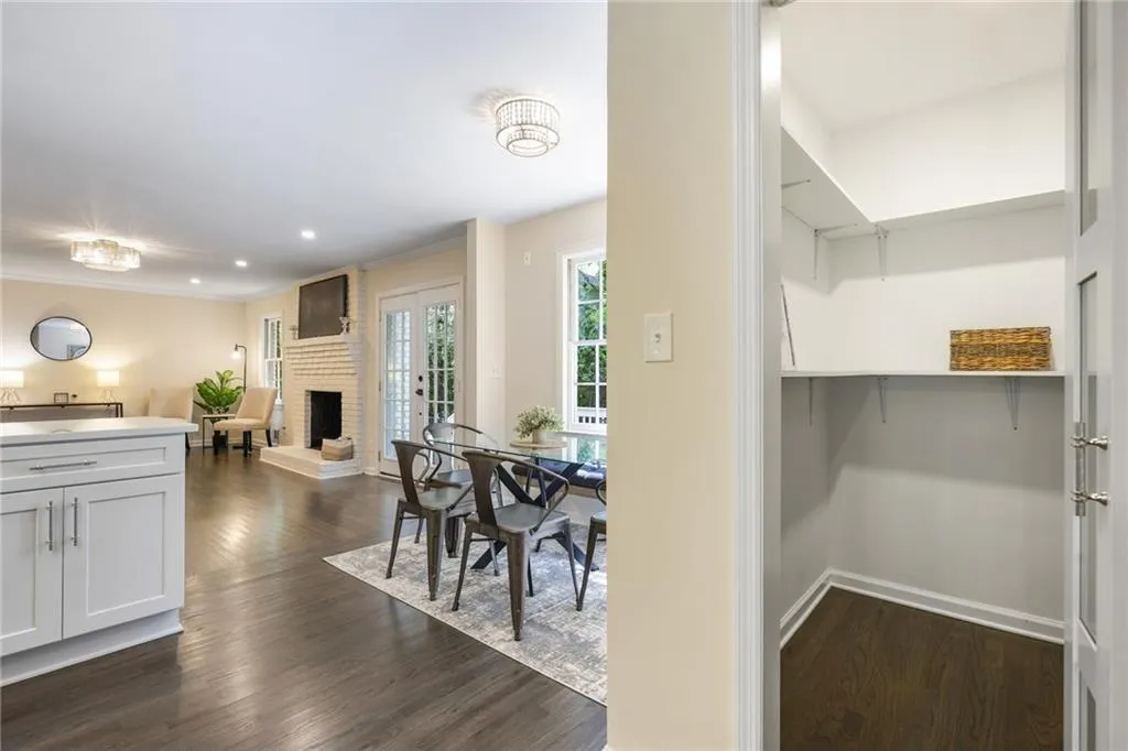 walk in pantry