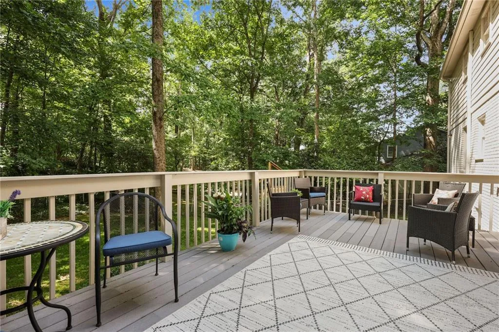 275 Glencourtney Drive, Sandy Springs, Georgia 30328, 4 Bedrooms Bedrooms, ,3 BathroomsBathrooms,Residential,Sold,275 Glencourtney Drive,7609097