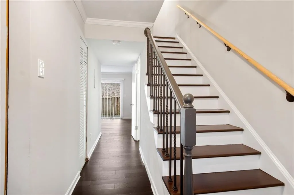 5574 Kingsport Drive, Atlanta, Georgia 30342, 2 Bedrooms Bedrooms, ,1 BathroomBathrooms,Residential,Sold,5574 Kingsport Drive,6807816