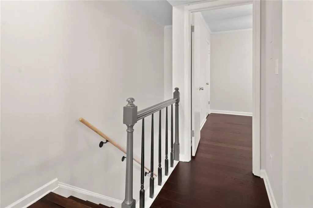 5574 Kingsport Drive, Atlanta, Georgia 30342, 2 Bedrooms Bedrooms, ,1 BathroomBathrooms,Residential,Sold,5574 Kingsport Drive,6807816