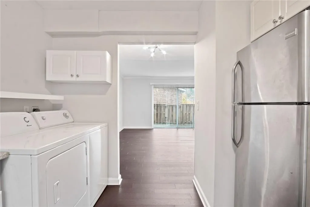 5574 Kingsport Drive, Atlanta, Georgia 30342, 2 Bedrooms Bedrooms, ,1 BathroomBathrooms,Residential,Sold,5574 Kingsport Drive,6807816