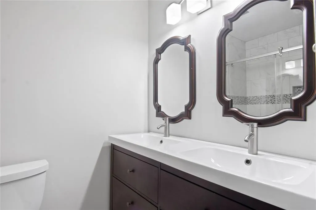 5574 Kingsport Drive, Atlanta, Georgia 30342, 2 Bedrooms Bedrooms, ,1 BathroomBathrooms,Residential,Sold,5574 Kingsport Drive,6807816