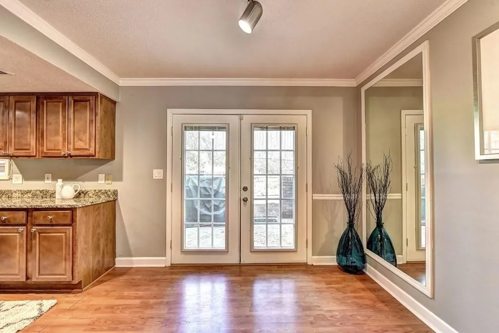 6900 Roswell Road Unit C3, Sandy Springs, Georgia 30328, 2 Bedrooms Bedrooms, ,2 BathroomsBathrooms,Residential,Sold,6900 Roswell Road Unit C3,6623550