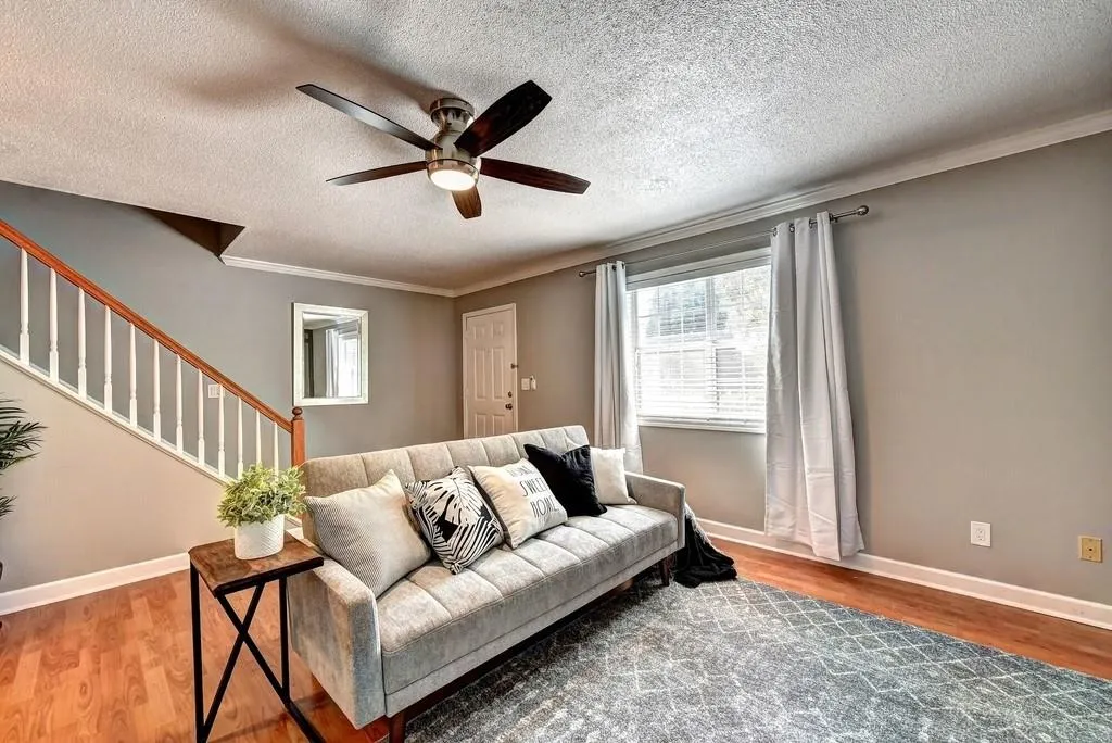 6900 Roswell Road Unit C3, Sandy Springs, Georgia 30328, 2 Bedrooms Bedrooms, ,2 BathroomsBathrooms,Residential,Sold,6900 Roswell Road Unit C3,6623550