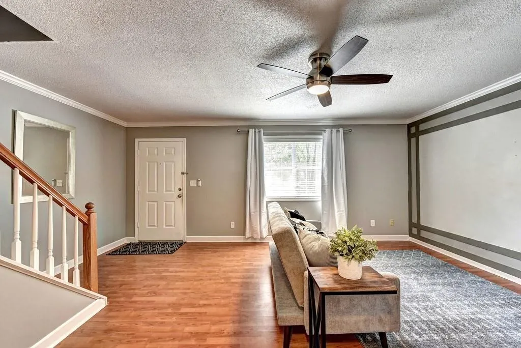 6900 Roswell Road Unit C3, Sandy Springs, Georgia 30328, 2 Bedrooms Bedrooms, ,2 BathroomsBathrooms,Residential,Sold,6900 Roswell Road Unit C3,6623550