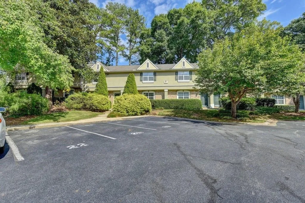 6900 Roswell Road Unit C3, Sandy Springs, Georgia 30328, 2 Bedrooms Bedrooms, ,2 BathroomsBathrooms,Residential,Sold,6900 Roswell Road Unit C3,6623550