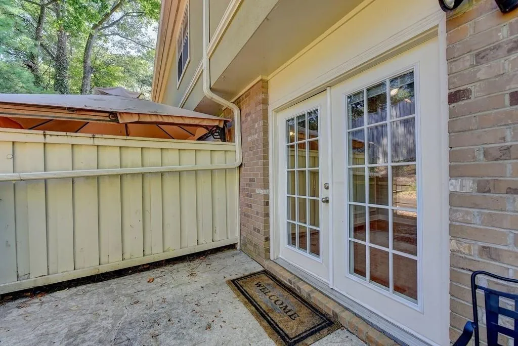 6900 Roswell Road Unit C3, Sandy Springs, Georgia 30328, 2 Bedrooms Bedrooms, ,2 BathroomsBathrooms,Residential,Sold,6900 Roswell Road Unit C3,6623550