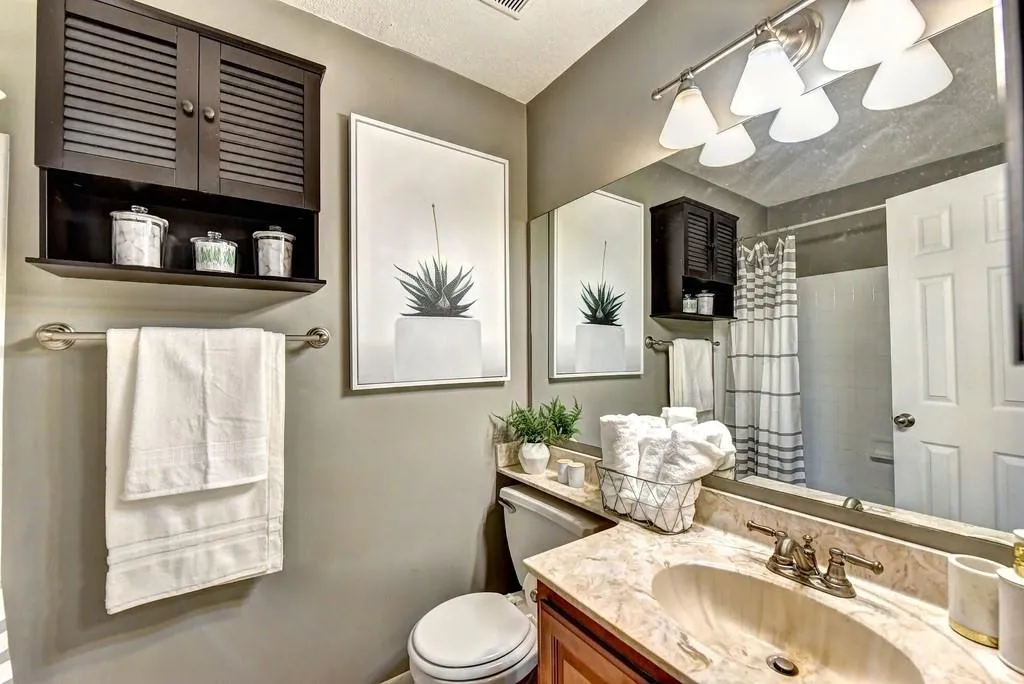 6900 Roswell Road Unit C3, Sandy Springs, Georgia 30328, 2 Bedrooms Bedrooms, ,2 BathroomsBathrooms,Residential,Sold,6900 Roswell Road Unit C3,6623550