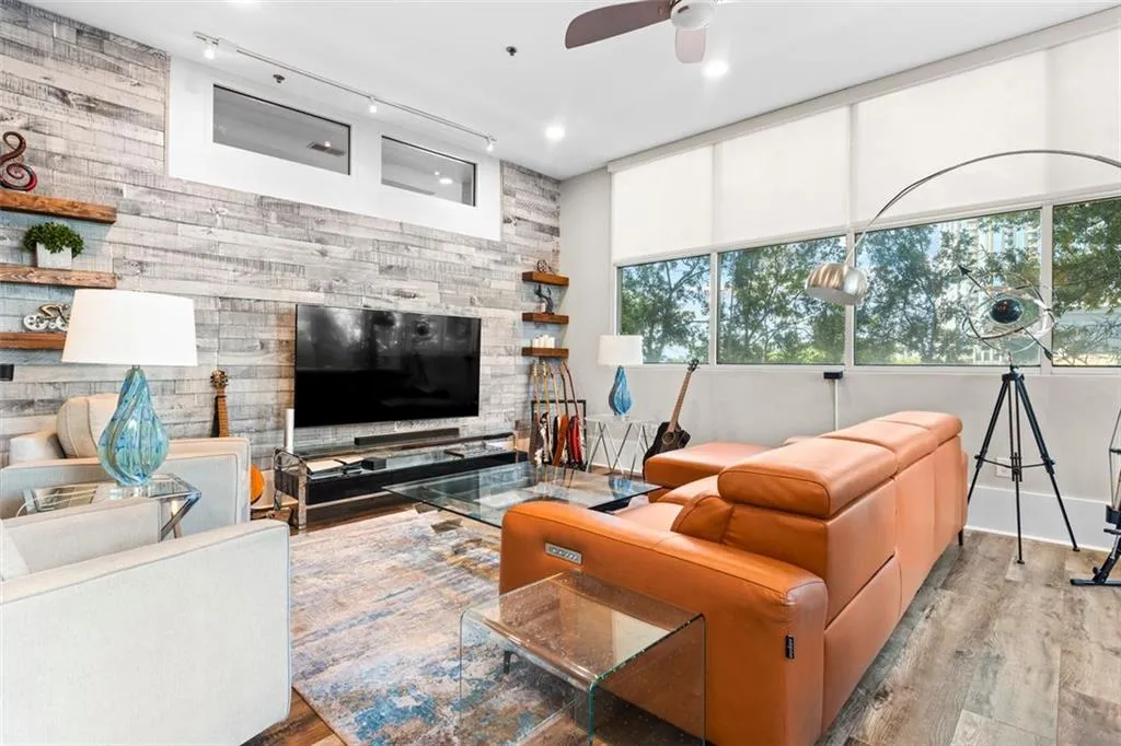 2881 Peachtree Road Ne Unit 605, Atlanta, Georgia 30305, 2 Bedrooms Bedrooms, ,2 BathroomsBathrooms,Residential,For Sale,2881 Peachtree Road Ne Unit 605,7624314