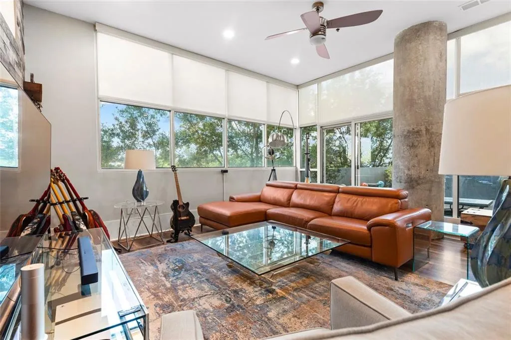 2881 Peachtree Road Ne Unit 605, Atlanta, Georgia 30305, 2 Bedrooms Bedrooms, ,2 BathroomsBathrooms,Residential,For Sale,2881 Peachtree Road Ne Unit 605,7624314