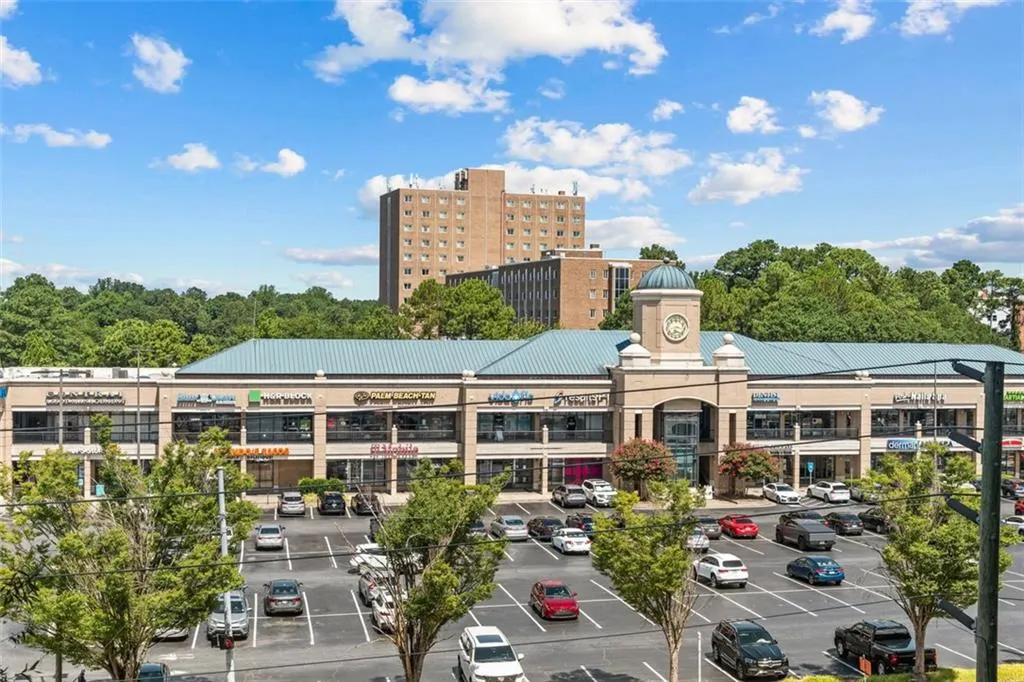 Walk to shopping, restaurants & services